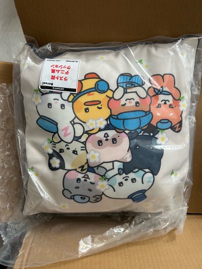 zeroni我们喜欢你，不得不说日本限定的zeroni相当的实用，抱枕、手帕、发夹都能用上，很喜欢抱枕，直接就可以用上了，手帕也是，可以用来洗脸，超级无敌实用