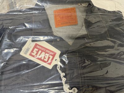 观望了好久还是决定冲了，虽然是比不了555厂美产的（我也不知道哪里比不了），不过好歹有个T背吧，所以算勉强毕业吧?以前看大神几乎天天焊在身上，这下轮到我了






