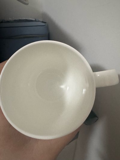 muji的骨瓷系列一直是我内心觉得最耐看的，略有一点点灰调的白，可惜只有杯子，拿到手送朋友了两个，自己留一个喝茶