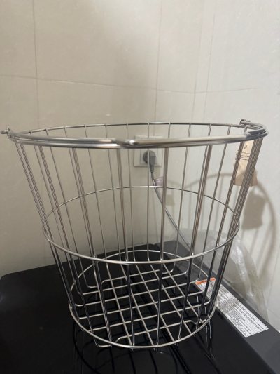 muji的不锈钢一直都是我的心头好，其实并不是其他牌子的就质量不好，就是单纯的丑 我就要好看的，挖煤姬能让我买到带标的，很开心，原本有两个尺寸，我觉得一个足矣


