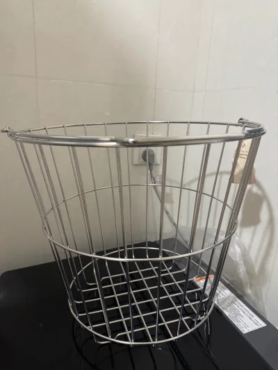 muji的不锈钢一直都是我的心头好，其实并不是其他牌子的就质量不好，就是单纯的丑 我就要好看的，挖煤姬能让我买到带标的，很开心，原本有两个尺寸，我觉得一个足矣


