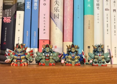 上面几个都是通过挖煤姬在煤炉上买的，挖煤姬更新速度非常快，刷新很多次，上架秒拍，所幸最后分四次买到了这一套作品，非常好