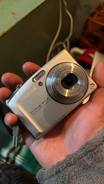 两台都可以正常使用，安全下车！和商品描述页的内容一致，成色和使用情况啦什么的，到手以后以为坏掉了，但是捯饬了一会儿后就好了发现确实没问题，第一次用挖煤姬购物，结果还是挺好的，就是ems到了年底物流更新的特别慢，希望以后能有所改进

  
  




 
 
 