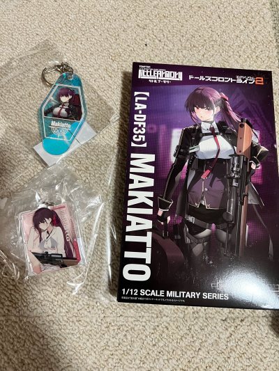 朵朵谷子品相超好，包装也特别用心！原本有点担心海外运输，但收到时完好无损，配件齐全，细节完美。这次挖煤姬海淘体验很满意，推荐给喜欢少前追放的玩家们～