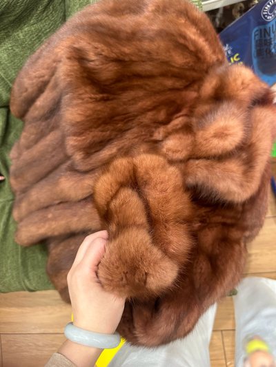 人生的第一件紫貂，奈何稍微小了一点点，就转给需要的朋友啦?希望下次能淘一件合适的?嘿嘿嘿，我会再来滴！