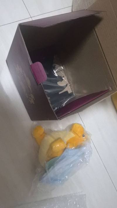 这次买的比较少，就三样，但都是我喜欢的。官方网站直接买的，还挺麻烦。物流很快，包装也没有任何问题。美美收到。