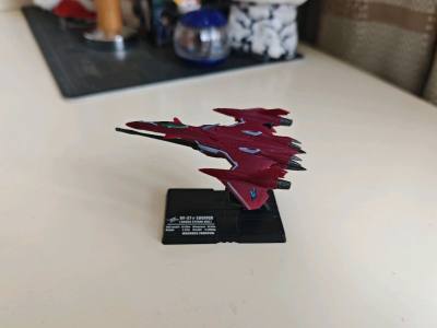 这次买了几台macross fighter collection的小飞机，价格很便宜比国内划算多了，还买了套马三角的挂件凑单拼邮费，算下来价格还不错。