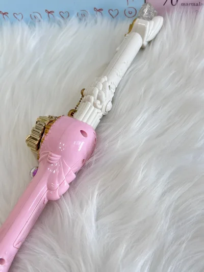 终于收到心心念念的东西，细节超还原，涂装精致无瑕疵，摆柜超有排面～快递包装严实，发货快，二次元党狂喜，已收藏店铺，下次还冲！图片都是我自己实拍的，很好看