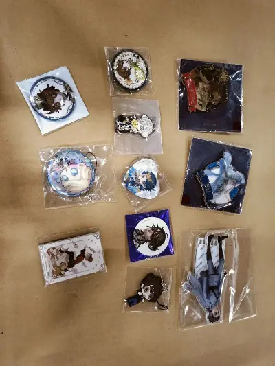 这次买的比较多就怕遇到阴花妹，选择了挖煤姬的拍照服务，超级无敌清晰，我选择了拆开包装拍照，没想到直接拆完方便我核对吧唧有无划痕锈迹，超级棒！！！
而且竹蜻蜓plus比我想象的快很多！到手大概半个月，国内揽收也是很快的，超级满意，在年前就拿到了快递，特别满意这次的切煤...这次买的比较多就怕遇到阴花妹，选择了挖煤姬的拍照服务，超级无敌清晰，我选择了拆开包装拍照，没想到直接拆完方便我核对吧唧有无划痕锈迹，超级棒！！！
而且竹蜻蜓plus比我想象的快很多！到手大概半个月，国内揽收也是很快的，超级满意，在年前就拿