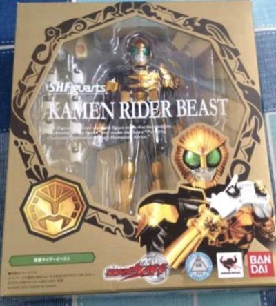 这次淘到了法爷二骑兽爷的shf，相比较真骨雕兽爷。这款shf的可玩性我感觉更好，关键也便宜。兽爷是个喜欢蛋黄酱的男人，谢谢挖煤姬给我机会淘到这款万代shf。


