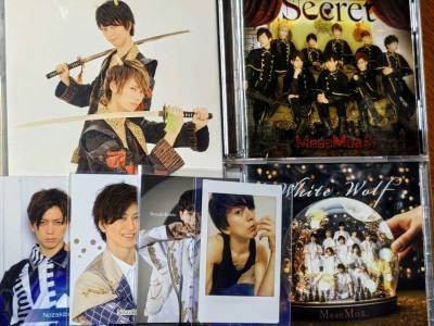 终于收到了家产双人碟和一专！！好幸福吧……卖家发货有点慢非常焦虑，客服小姐姐也很耐心的给我解答了(ㅇㅅㅇ❀)最后也是有惊无险的拿到手啦 物流非常给力包装也很好，挖煤姬好用爱用ヘ(￣ω￣ヘ)


