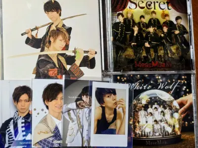 终于收到了家产双人碟和一专！！好幸福吧……卖家发货有点慢非常焦虑，客服小姐姐也很耐心的给我解答了(ㅇㅅㅇ❀)最后也是有惊无险的拿到手啦 物流非常给力包装也很好，挖煤姬好用爱用ヘ(￣ω￣ヘ)


