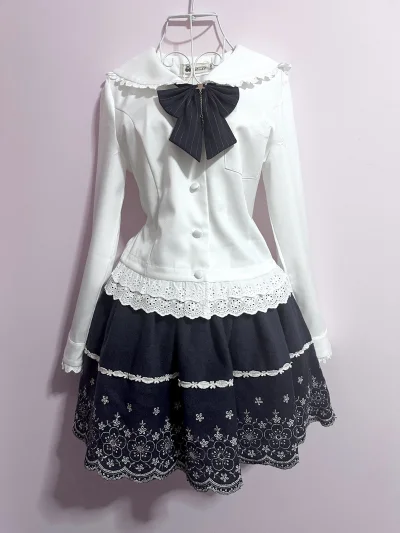 喜欢lizlisa的花柄半身裙好久了！在煤炉切了两条中古，状态都不错。没有选择拍照服务也安全地收到了！包装很安全，以后也会继续支持挖煤姬的❤️