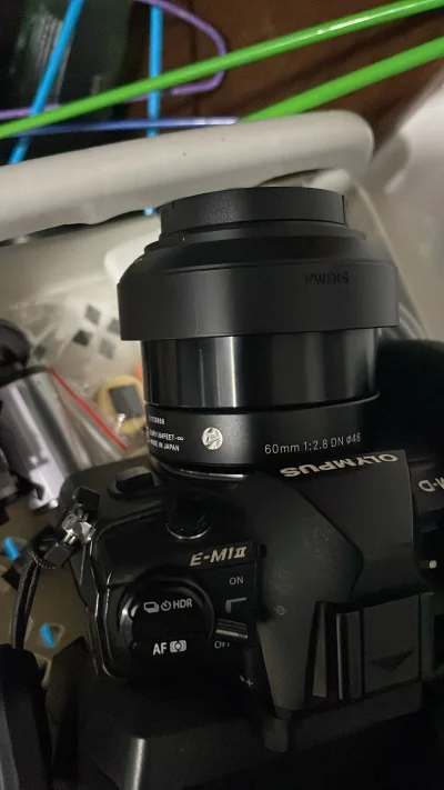 海淘m43镜头，这个镜头是适马的60 2.8，走的竹蜻蜓plus，便宜又好用，到手600快。跟新的一样。很棒


