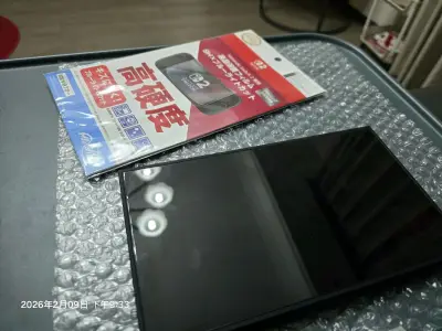 NS2游戏机的配件，贴膜效果很好，游戏保护套很好，切合的很好，屏幕很容易贴合，透光度很好，没有指纹，很不错。






