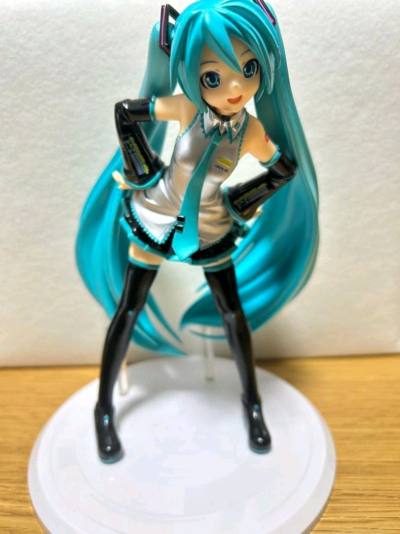 看我在挖煤姬淘到了什么好物，初音未来叉腰音，中古做工精细又完美，选择拼团走海运二十几天就到了，服务很好，包装严实，漂洋过海顺利到手。