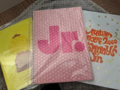 好价拿下拍卖的几本中古年鉴！没想到清关清得好快！非常丝滑，我爽了我爽了。四本书的重量也给我控制在了1500g以内，db大成功！感觉挖煤姬对单机切煤人挺友好的，如果能再多点积分就好了，许愿一个分享得积分加量upup
——最后请大家欣赏我的美丽的古早烧普，看到梦情直接拿...好价拿下拍卖的几本中古年鉴！没想到清关清得好快！非常丝滑，我爽了我爽了。四本书的重量也给我控制在了1500g以内，db大成功！感觉挖煤姬对单机切煤人挺友好的，如果能再多点积分就好了，许愿一个分享得积分加量upup
——最后请大家欣赏我的美