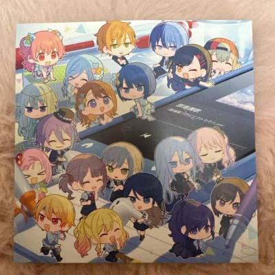 在挖煤姬上买了好多cd还有动漫周边，价格很实惠，收到之后就立马拆开查看了，东西和照片一致，而且都是完好无损，在挖煤姬上买东西也很方便，操作也很简单，是一次非常愉快的购物!