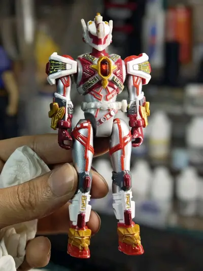 小小一只却承载我整个童年，怨念16年的玩具，如今终于摸到了正版，卖家保存的很好，20年前的玩具和新的一样～