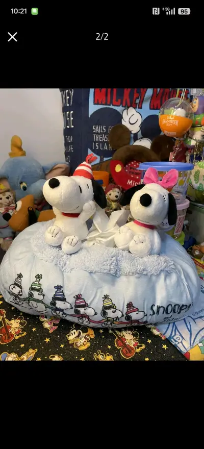 史努比抽纸套绝了，相当于两个公仔嘿嘿
迪士尼的米奇米妮圣诞好物还舍不得用，准备今年圣诞再拿出来，谁羡慕了！