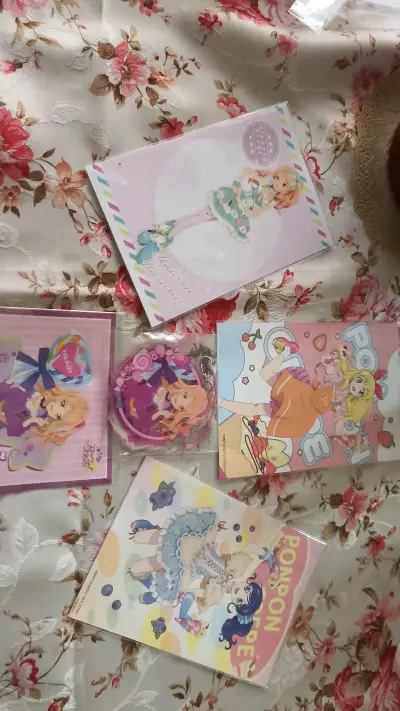 因为是在一月底申请合单发货的，没有想到在快递放假前就稳稳到了，小偶像还是依旧貌美＾3＾＾3＾
这次还到了彭格列的帅气男人们，实在是太喜欢了
除此之外还是很想说打包还是非常严实，没有被暴力对待，真的好好，用了几次都是这样很好的包装，稳稳的很幸福?