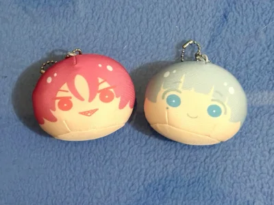 春节前极限开箱！1月底在挖煤姬合单发货，走日本邮政epl，仅13天就顺利收到，太惊喜啦～
这次入手了松冈凛明信片、团子玩偶、红茶罐，还有七濑遥吧唧，打包严实无磕碰。合单省心、时效稳定，春节前也能稳稳收货，日淘谷子超安心！