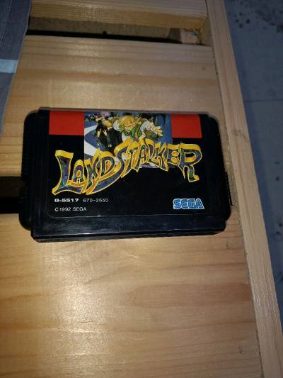 买了几张正版卡，已经到了，检查一下，都是好用的，卖家包装很好，尽量减少没必要的填充物，减轻重量，减少运费，值得推荐！