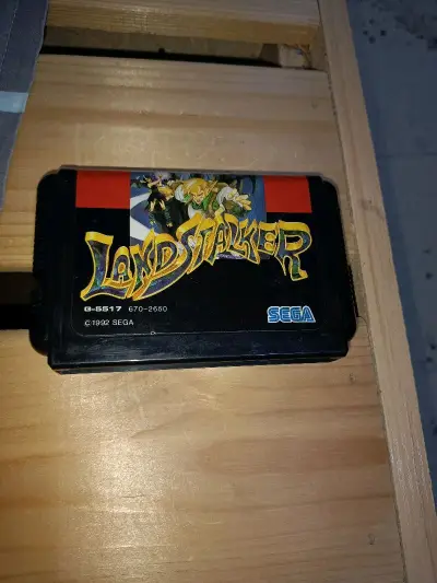 买了几张正版卡，已经到了，检查一下，都是好用的，卖家包装很好，尽量减少没必要的填充物，减轻重量，减少运费，值得推荐！