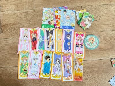 在煤炉吃了很多小樱原画卡片，前后凑了一批一次性发竹蜻蜓plus。本来感觉大概要年后才能收到，没想到从提交审核到收到只用了两个礼拜不到，除了清关的时候卡了一个双休日之外其他完全丝滑通过，成功赶在中通揽收的最后一天国内发货！下次还用！