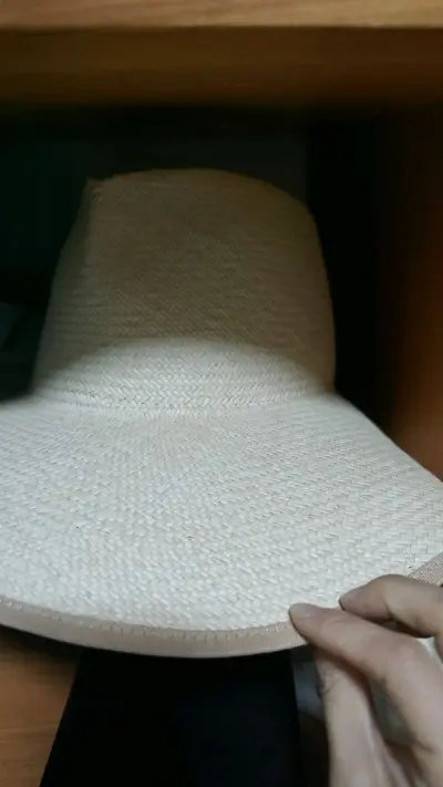 推荐一个很好看的帽子，很喜欢，可以推荐都买这一款，好看的~～强烈推荐呀，很好看很好看。推荐推荐推荐呀～


