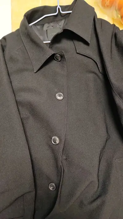 在挖煤姬切煤到的第一单！两件酷酷的质感满满的衣服！瓦库瓦库！选择合单后发货很快，包装也很严实，顺利到手?好用！