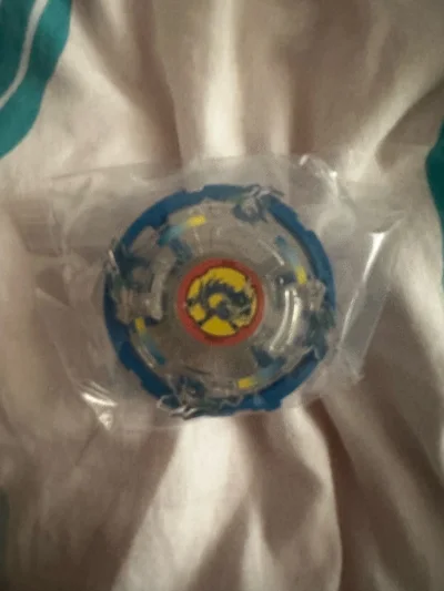 乳透虎s，等这个陀螺等了差不多有一年了。上次在煤炉刷到是去年差不多过年的时候了。忘了时间，没有抢到，让我足足等了一年之久。无论是乳透虎s还是透明青龙ga实在都太帅气了！