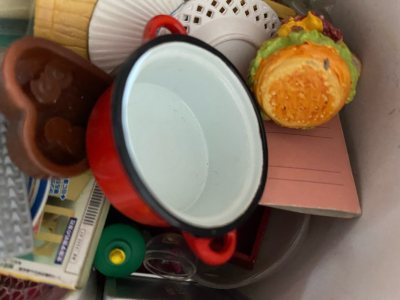 这箱玩具很重，体积很大，选的海运，26天就收到了，外箱很厚没有出现破损现象。卖家寄出时也打包很好，另外买了加固服务，一切顺利，虽然被海关抽查了，都是据实上报的没问题。



