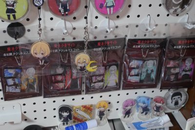 一套7个亚克力挂件到家了！在煤炉收到一套价格不贵真的是太幸运了！简直几乎无暇，包裹也是很让人放心的满满充气包，开心！