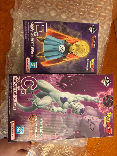 龙珠一番赏 两大反派角色 弗利萨大王 和难得一见的巴比迪 都是很惊喜的款式 打包的非常好 物流很快 非常满意的

