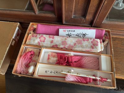 一般是结婚的时候用的，国内平台很少有，还是要海淘，能选择的多还可以买到全新的，大件走海运挺快的，交完税没半个小时就放行了，比我想象的快很多