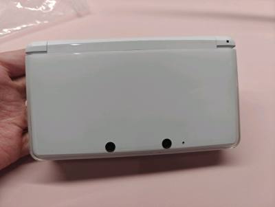 挖煤姬的翻译功能真的很好用，卖家描述了很多文字，一键翻译速度很快。能看出这台3ds卖家有精心保存，收到手后成色真的很惊喜。挖煤姬的包装很好，异国也能安全到手。