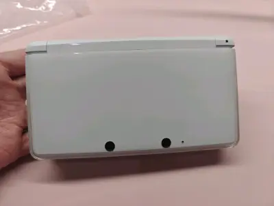 挖煤姬的翻译功能真的很好用，卖家描述了很多文字，一键翻译速度很快。能看出这台3ds卖家有精心保存，收到手后成色真的很惊喜。挖煤姬的包装很好，异国也能安全到手。