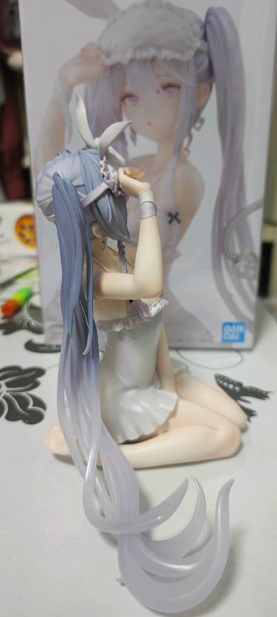 天呐！这个手办的做工也太棒了吧！细节处理得超精致，涂装完全没有溢色，分模线也隐藏得特别好，简直就像是官方样品一样！在这里入手真的太值了，完全超出了我的预期，下次有想要的还来这里蹲！