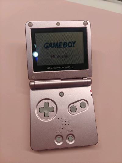 在挖煤姬上成功购入了这台几十年前的掌机，机器保存的不错，还可以正常运行。使用了挖煤姬的还价功能，还价成功马上就会有通知，下单秒代购真的很流畅！