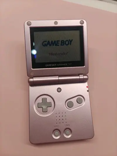 在挖煤姬上成功购入了这台几十年前的掌机，机器保存的不错，还可以正常运行。使用了挖煤姬的还价功能，还价成功马上就会有通知，下单秒代购真的很流畅！