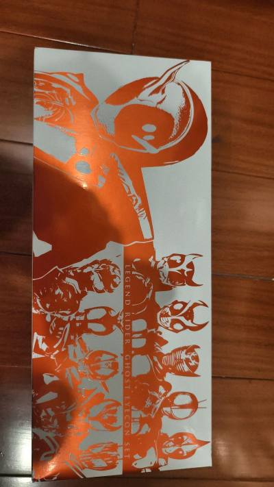 本次来分享这款假面骑士灵骑的平成十子眼魂电镀版本，虽然缺少了一部分配件但好在是以较便宜的价格入手的，因此影响不大，还有一小部分假面骑士wizard 法爷的各种魔法戒指玩具，数量不少，非常好，很棒的一次购物体验，不错！