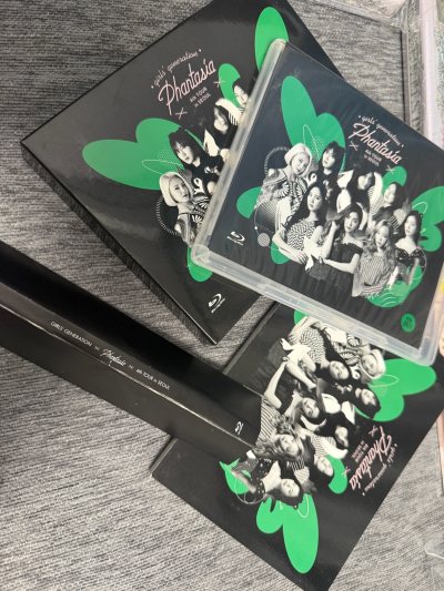 在挖煤姬日淘上面购买的专辑到货。合单迅速，选择了竹蜻蜓物流运费非常划算，物流速度也很快，不到一周时间安全送达。每天签到还可以领取积分抵扣运费，非常方便推荐使用！


    