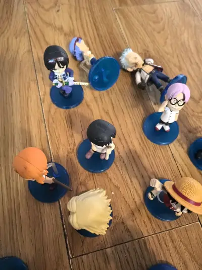 买了一些散装的无盒的海贼王wcf，牟牟可惜了，尾巴没有，缺件，还有就是不同程度的蹭漆，品相一般吧，打包不错