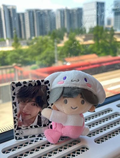 这次在挖煤姬入手道枝骏佑娃娃，体验真的超棒！平台操作简单易懂，对海淘新手很友好，搜索精准，很快就蹲到了心仪的宝贝。下单后代拍响应快，物流全程可追踪，速度比预想中更快。打包特别用心，气泡膜裹得严实，娃娃完好无损、品相超正，没有一点瑕疵。从下单到收货全程省心，价格也很划...这次在挖煤姬入手道枝骏佑娃娃，体验真的超棒！平台操作简单易懂，对海淘新手很友好，搜索精准，很快就蹲到了心仪的宝贝。下单后代拍响应快，物流全程可追踪，速度比预想中更快。打包特别用心，气泡膜裹得严实，娃娃完好无损、品相超正，没有一点瑕疵。从下