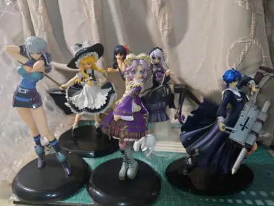 二月第三单到货了，这一单是在雅虎拍卖购入了几个二手手办，卖家打包很给力，泡泡袋里三层外三层包裹很严实，手办本体也都基本和卖家描述一致，就是希耶尔学姐的脚桩有一边断了半截，其实还是可以插进去勉强站稳的，还有就是学姐的右手有点松，需要热风机重新塑形或者上点胶水。