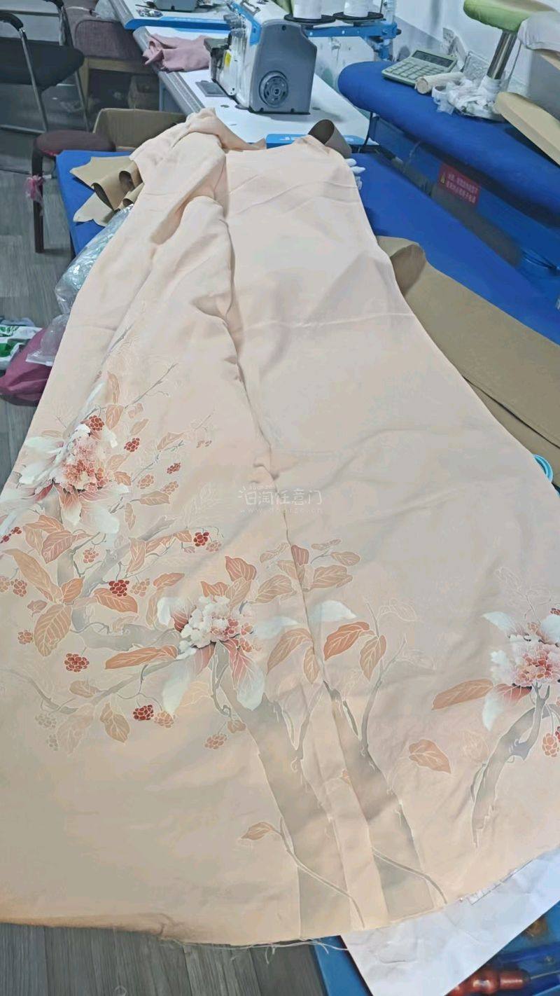 真的超级开心，感谢挖煤姬让我淘到这么美的料子，而且真的超快，超出了我的预期，一个多月就收到了，包装的也很好，放了几层气泡纸！ 完全没有湿，我一直担心海运，可能会湿。给大家分享一下收到的料子和成品真的超漂亮






