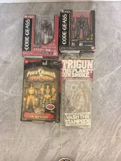 一堆好价玩具！
再次感谢挖煤姬，好价淘到了一堆好玩具
魔戒可动白夜骑士打无，海洋堂杰提夫等等！
物流这次选择国际邮政，可以积分抵消运费，非常的划算！