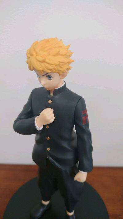 东京复仇者的手办收下了，日版正版全新的，没破损丢失没瑕疵，超级喜欢他们爱买都收藏起来，面相很高级是我喜欢的男神