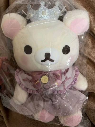 这次淘到了超级美貌的熊妹妹，限定版本，并且挖煤姬竹蜻蜓物流也能满足需求，包装的箱子厚实，泡沫多，干净。